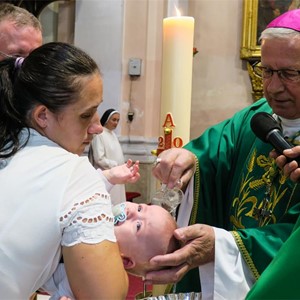Biskup Gorski krstio Luku, peto dijete obitelji Ban